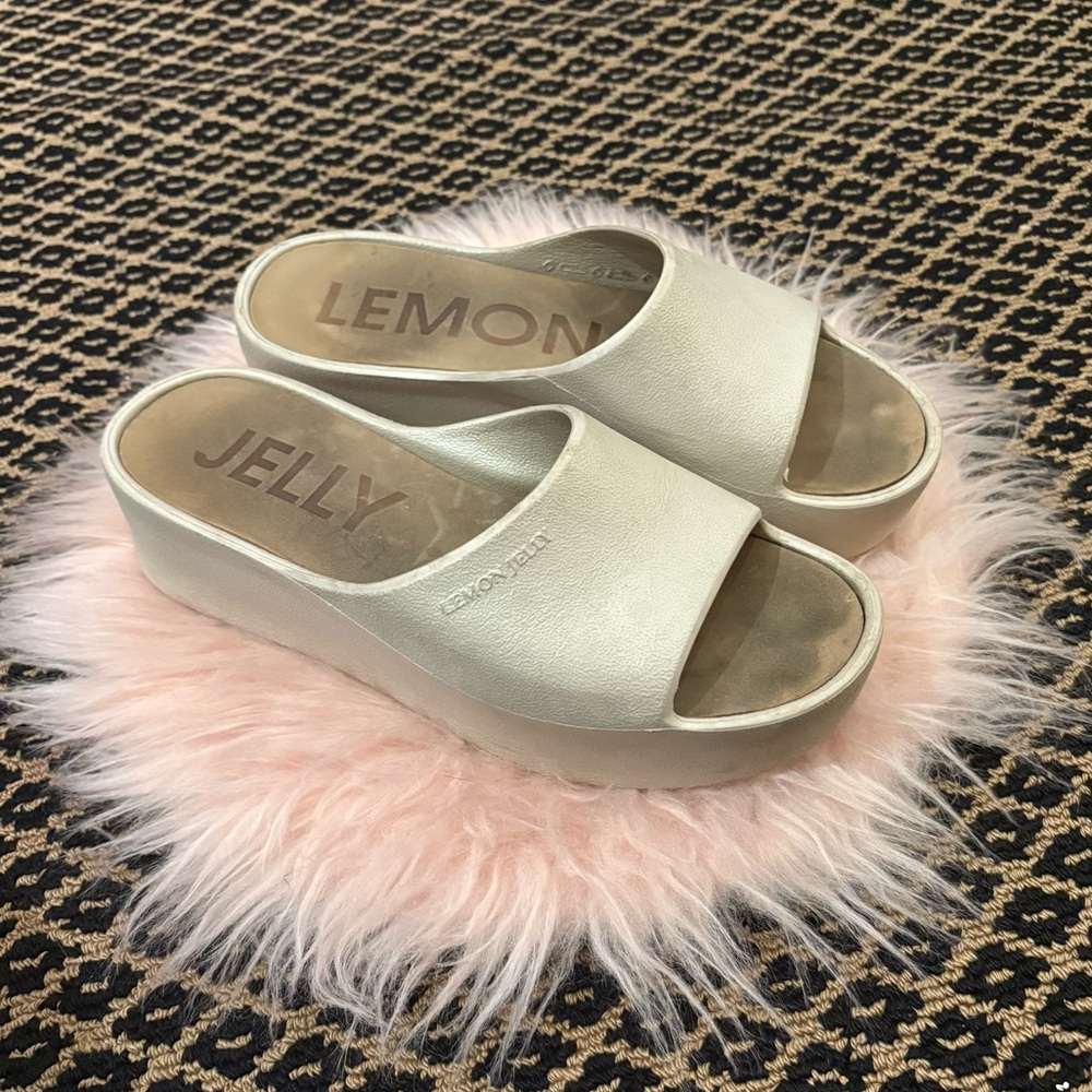 Lemon Jelly White Slide Sandals